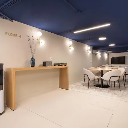 Lapa Diplomatic & Flats By Feel * Лісабон